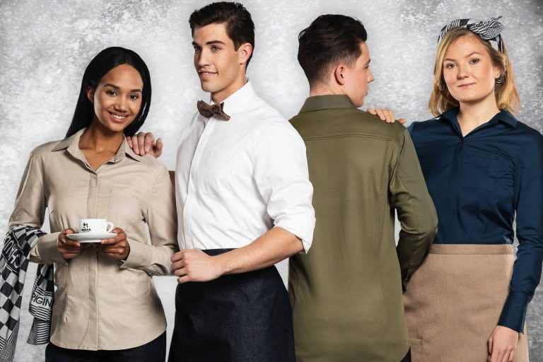 Horeca en hospitality bedrijfskleding – schorten, blouses en polo’s met logo van Kusters Bedrijfskleding